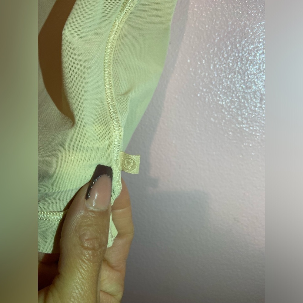 Lululemon top - Picture 3 of 6